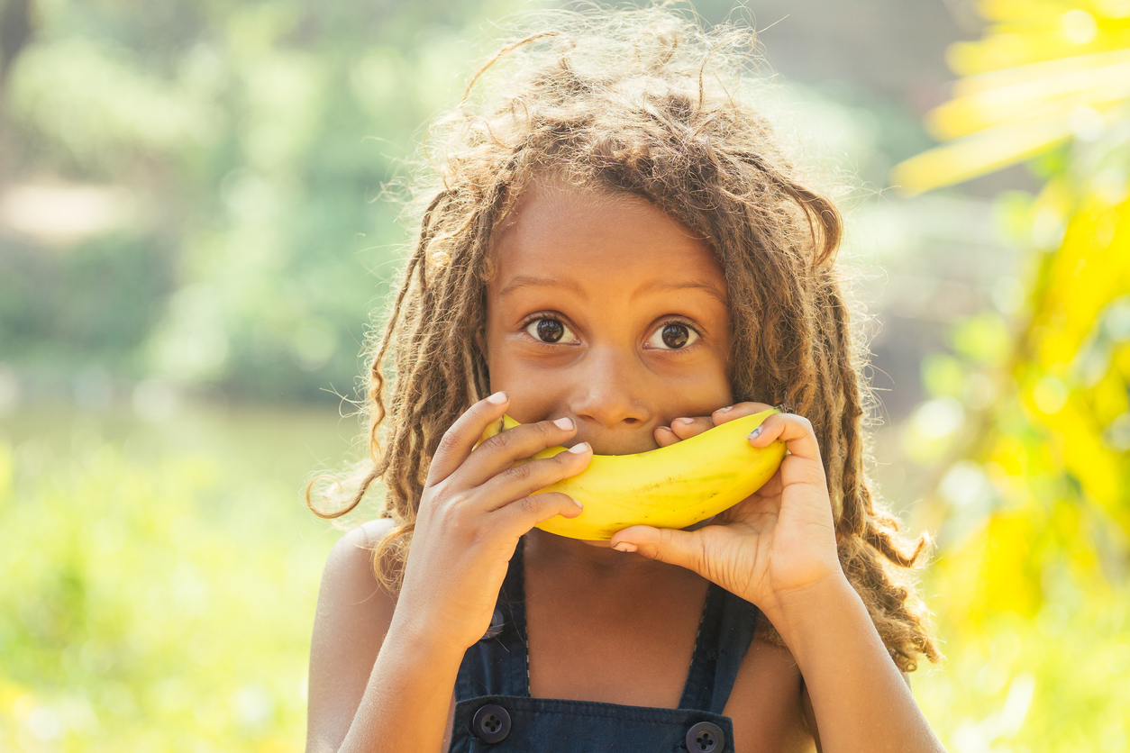 What Chimpanzees Actually Eat: About Fruits, Meat, and Protein